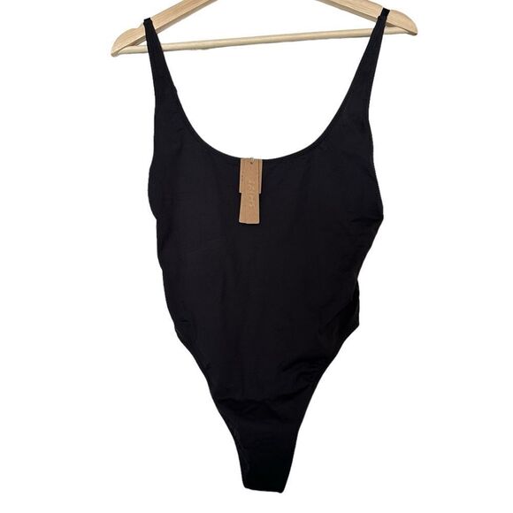 NWT SKIMS Scoop Neck One Piece In Onyx Black Sexy Cheeky Swimsuit - Picture 6 of 8